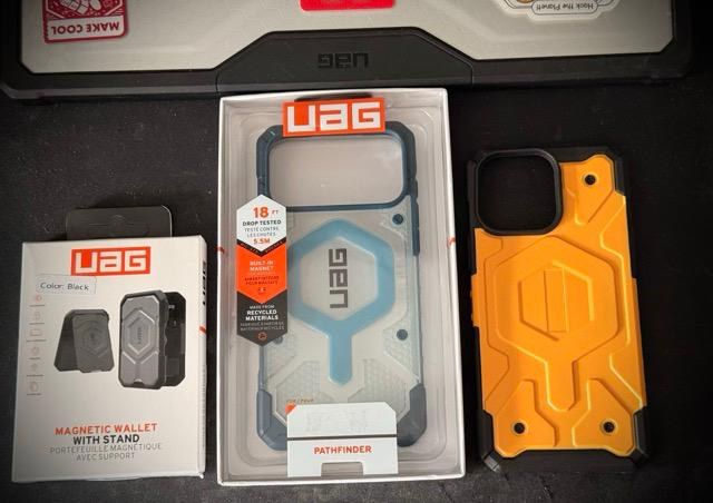 UAG Pathfinder MagSafe